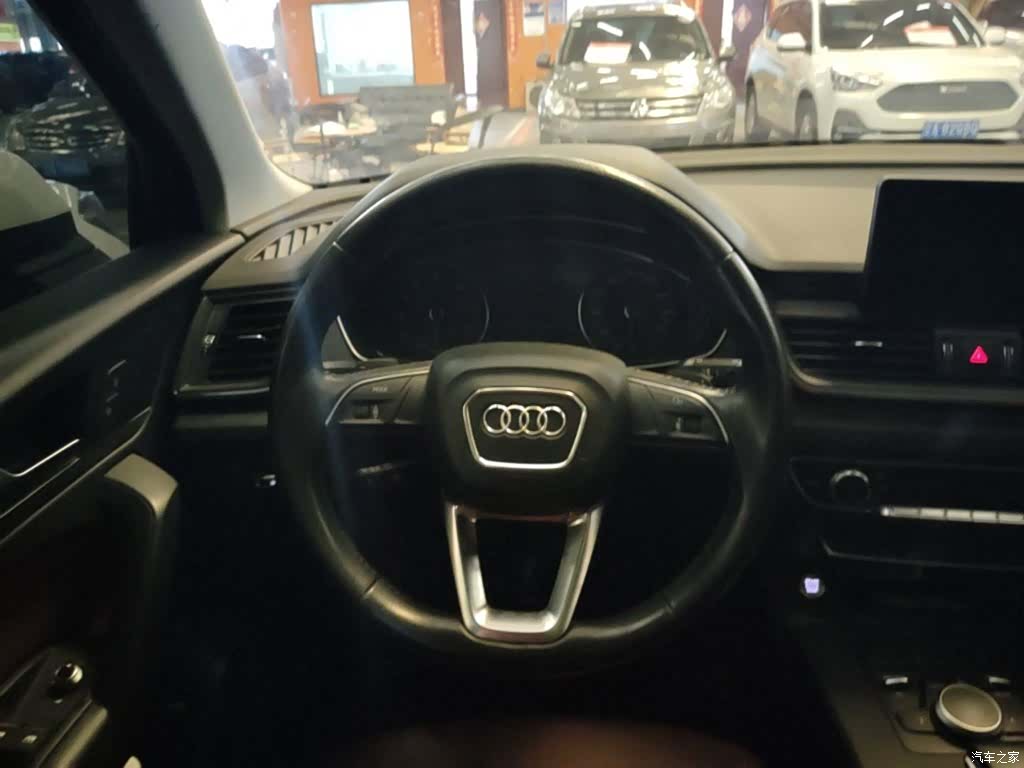 Audi Q5L, 2019 11