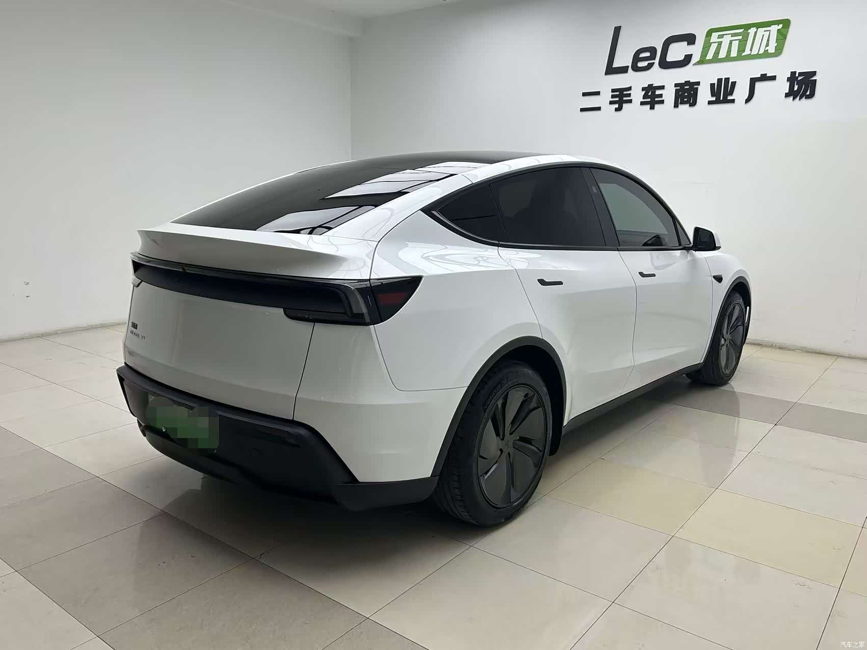 Tesla Model Y, 2025 4