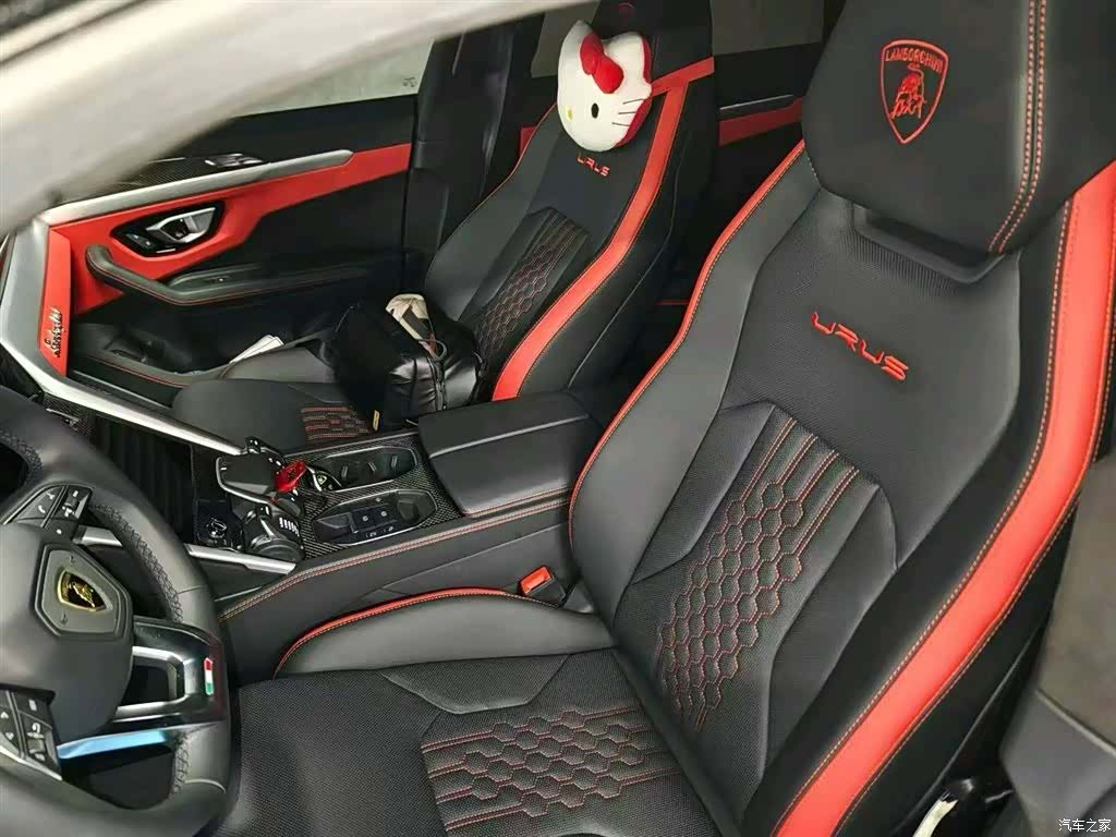 Lamborghini Urus, 2024 6