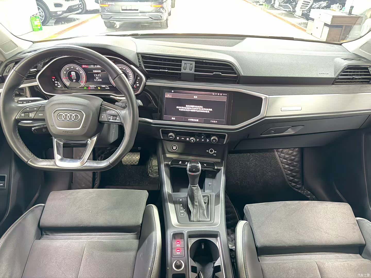 Audi Q3, 2022 4