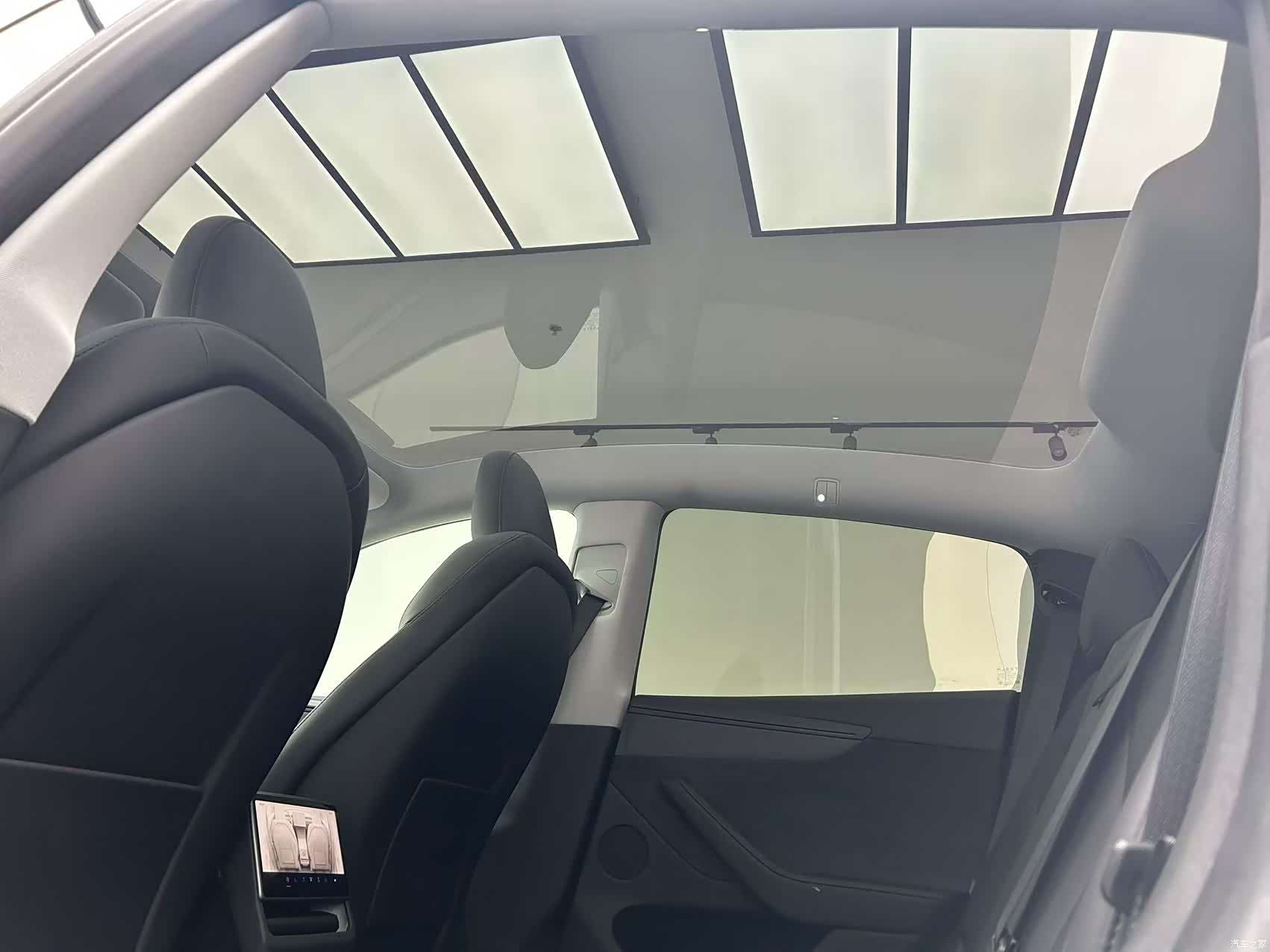 Tesla Model Y, 2025 9