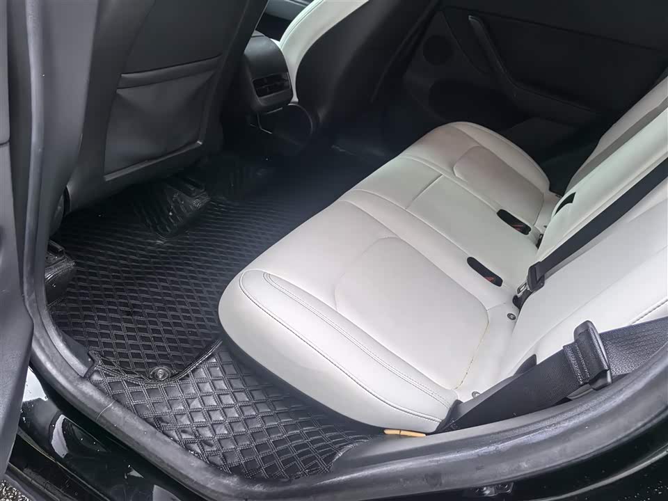 Tesla Model Y Tesla Model Y
