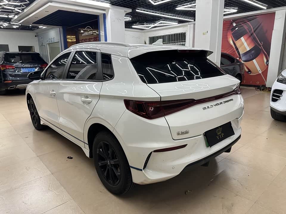 BYD e2