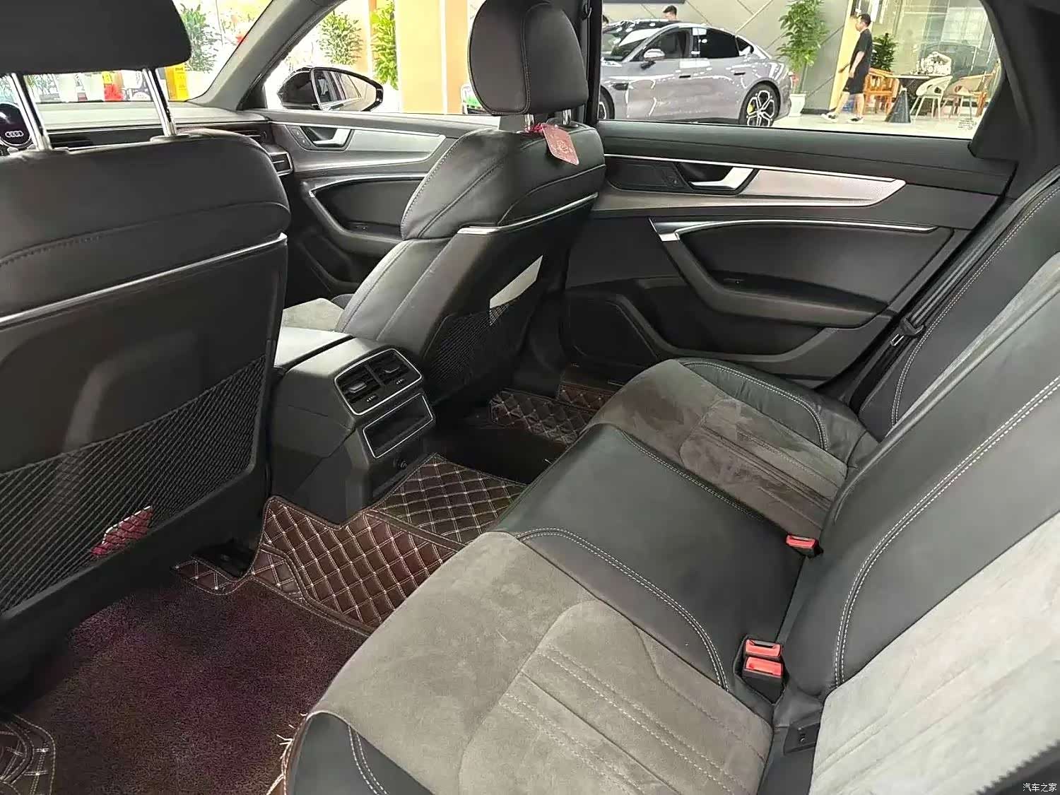 Audi A6L, 2021 все фото