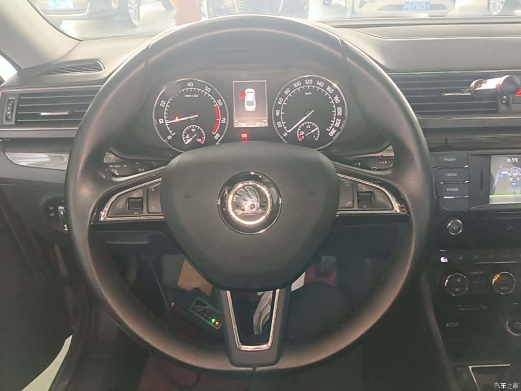 Skoda Superb, 2017 11