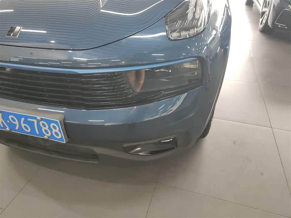 Lynk & Co 01