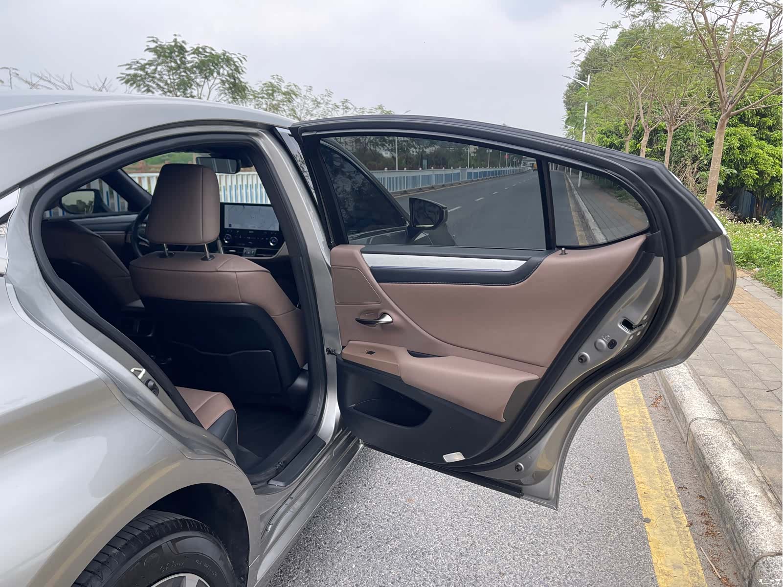Lexus ES, 2024 16