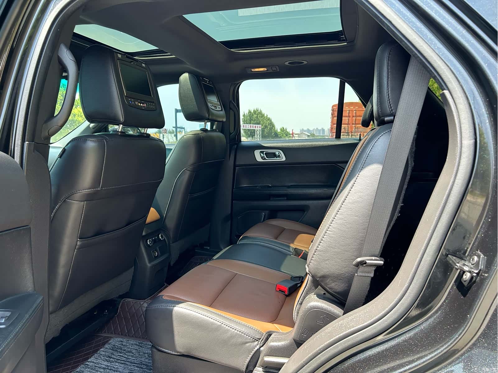 Ford Explorer, 2015 7