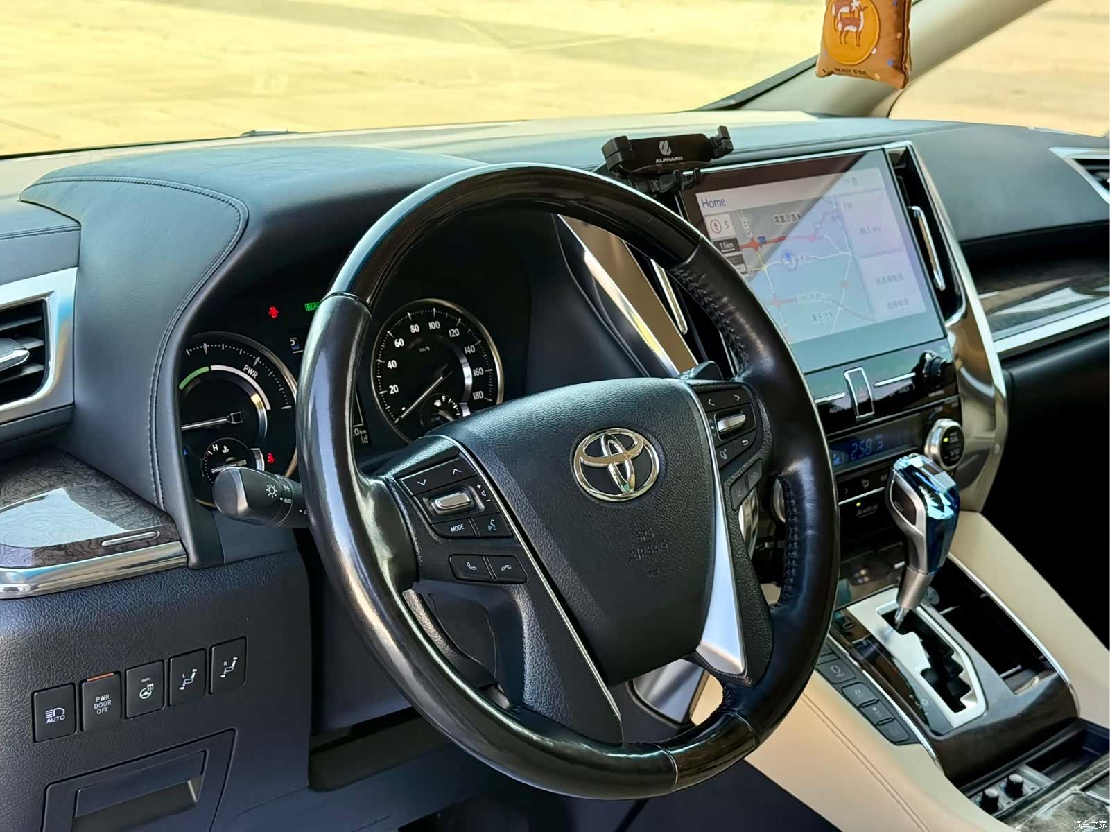 Toyota Alphard, 2021 7
