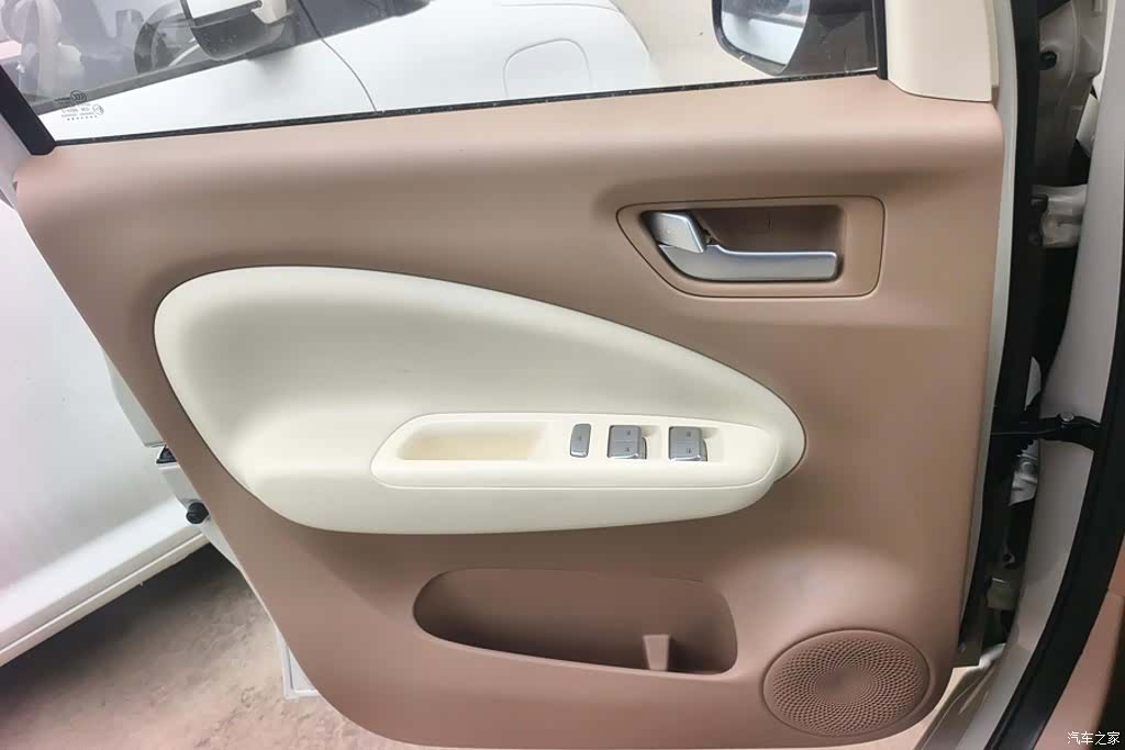 Wuling MINIEV, 2026 7