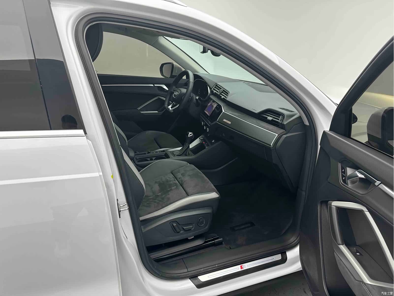 Audi Q3, 2022 7