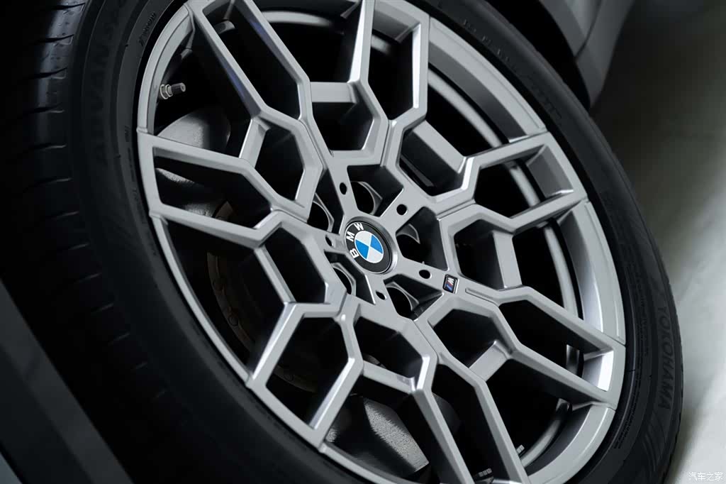 BMW XM, 2025 7