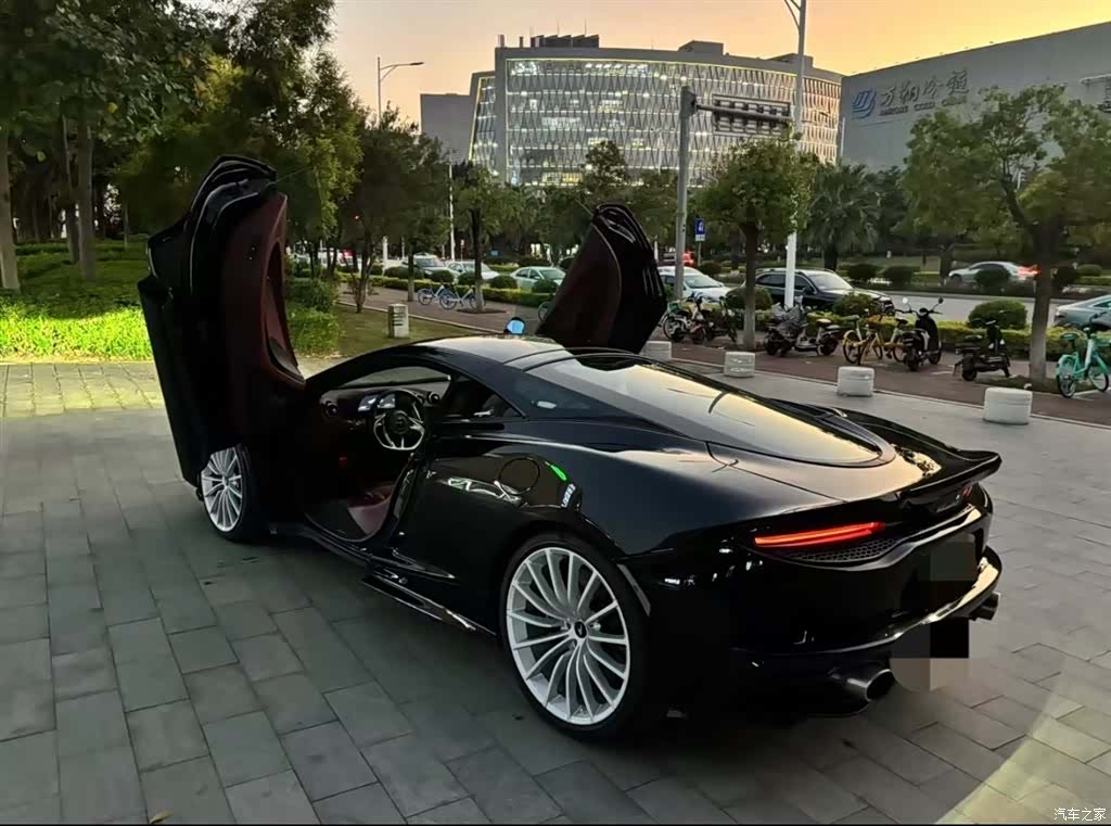McLaren GT, 2023 2