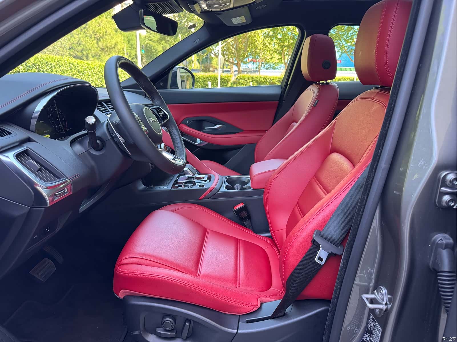 Land Rover E-PACE, 2025 8