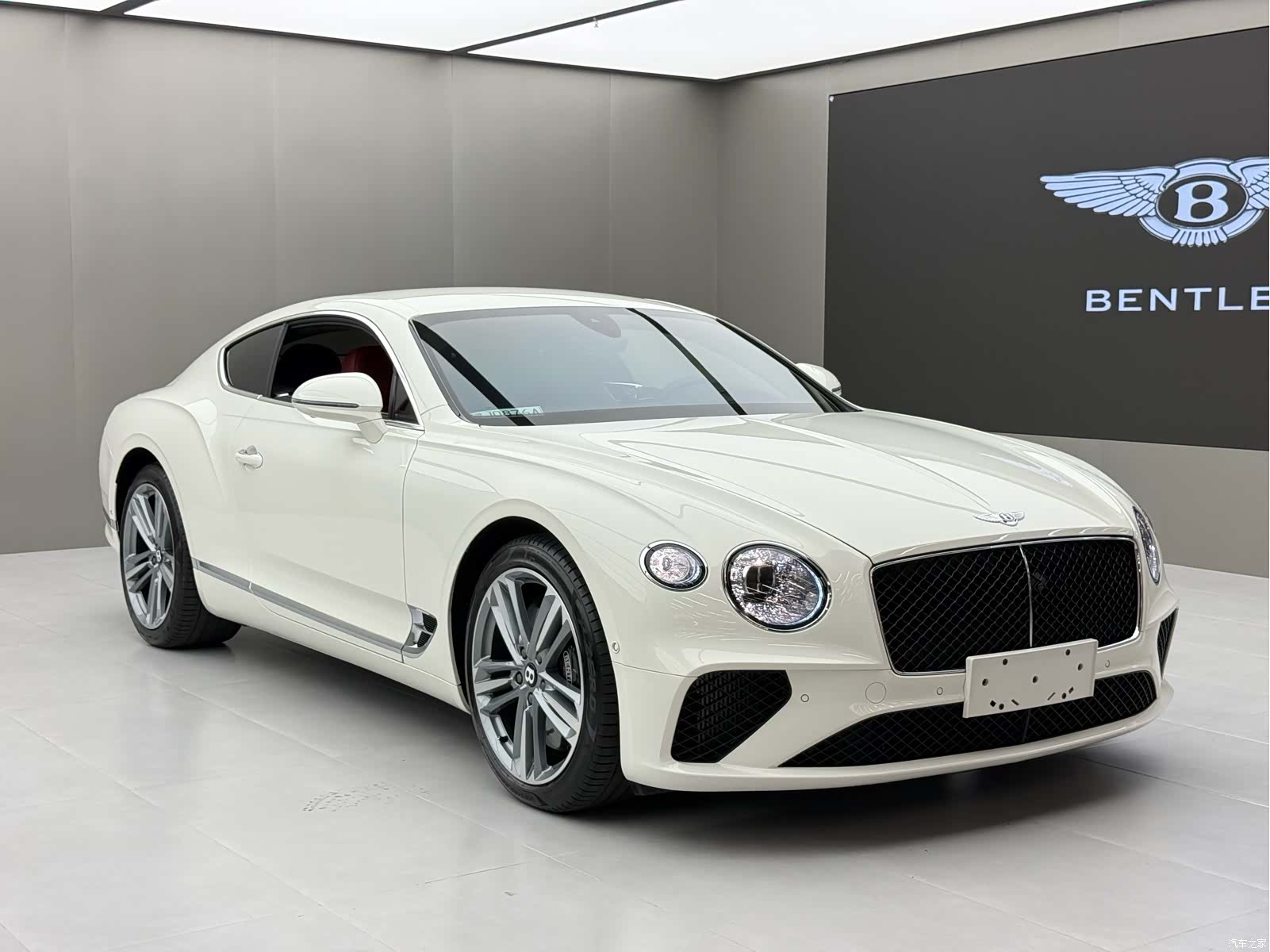 Bentley Continental GT, 2024 3