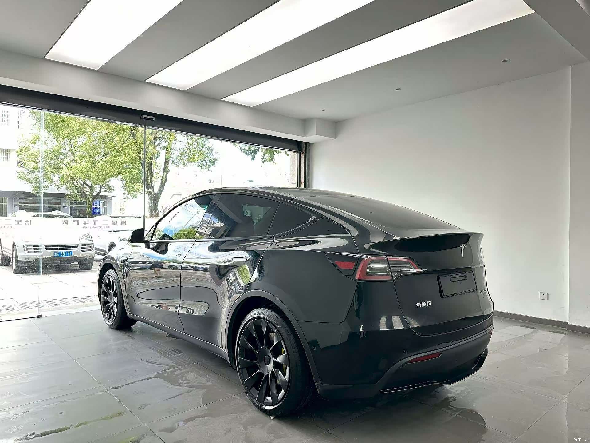 Tesla Model Y, 2021 7