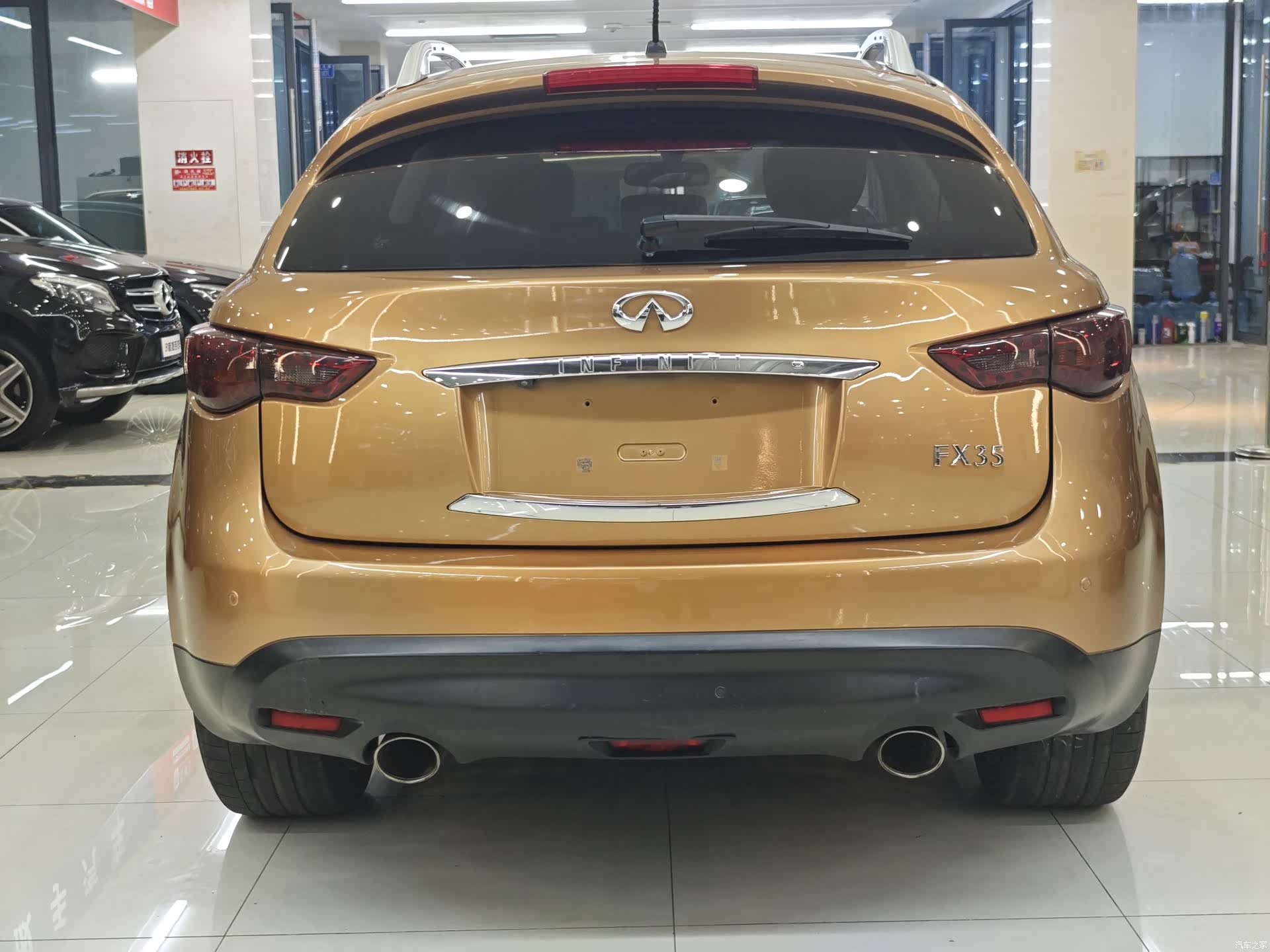 Infiniti FX35, 2013 17