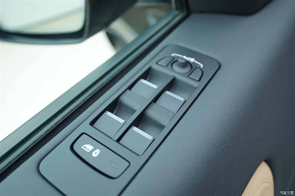 Land Rover Discovery, 2024 11