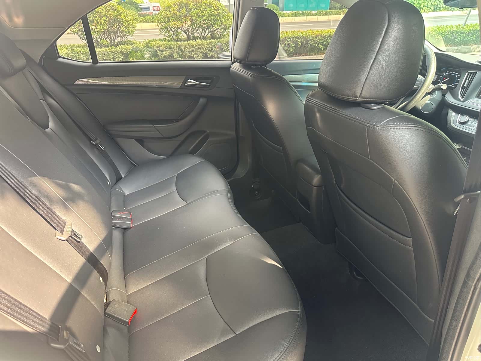 Roewe 360, 2017 15
