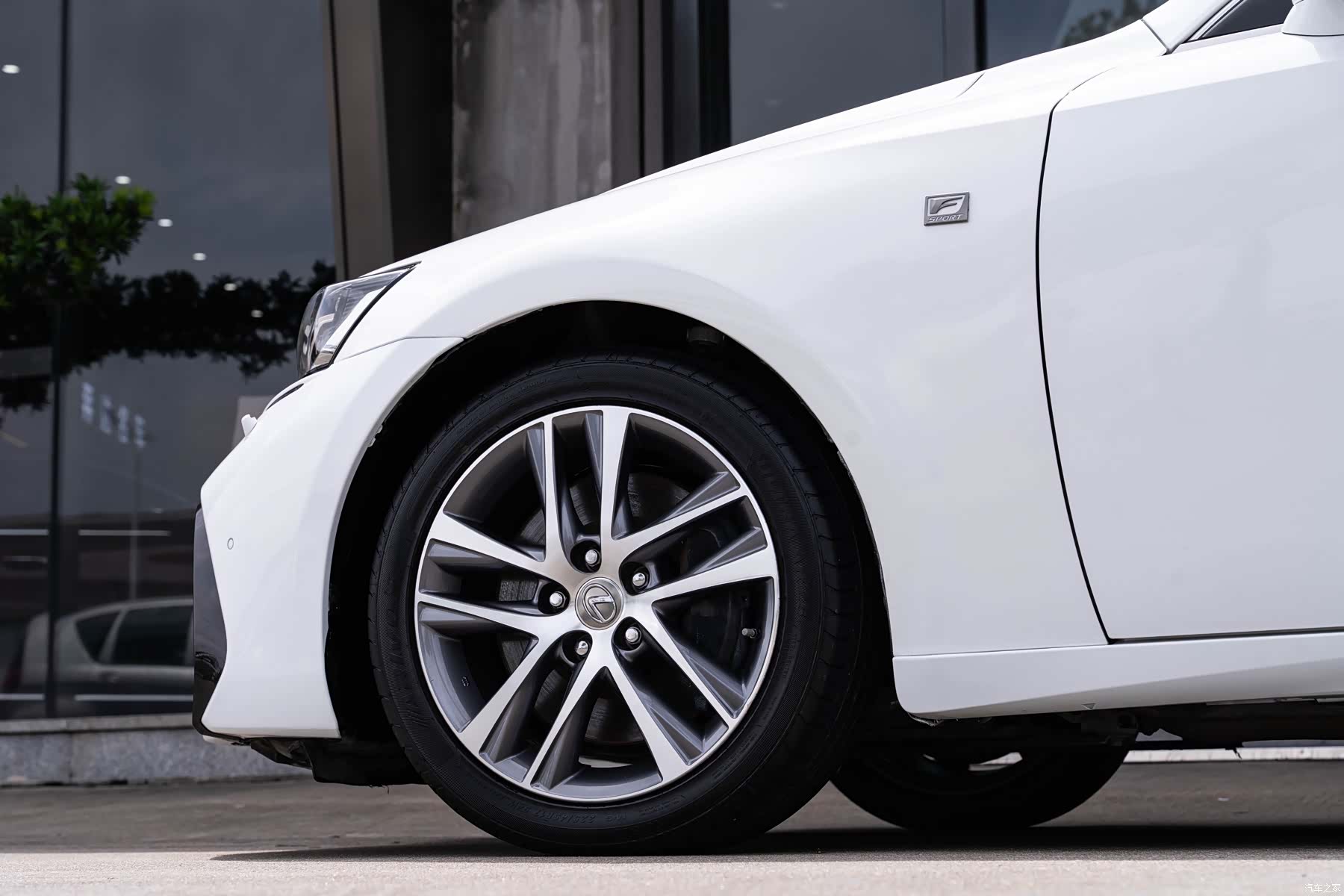 Lexus IS, 2017 8