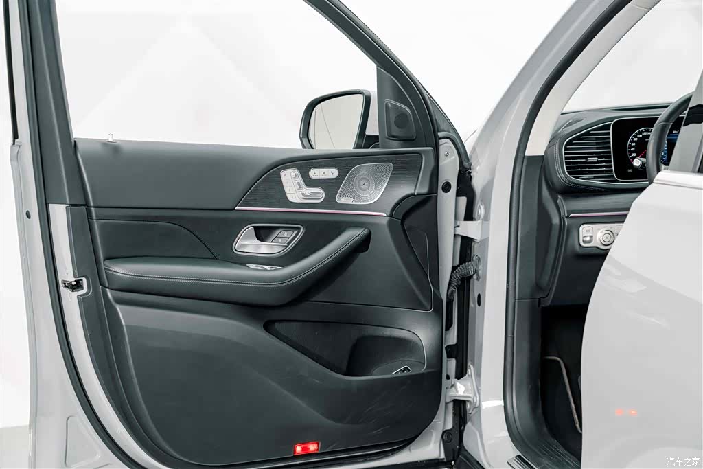 Mercedes-Benz GLE, 2023 18