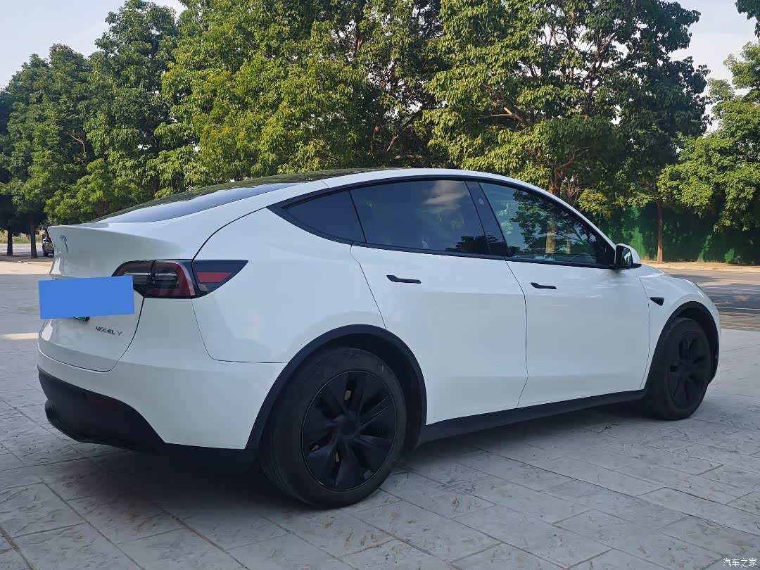 Tesla Model Y, 2024 8