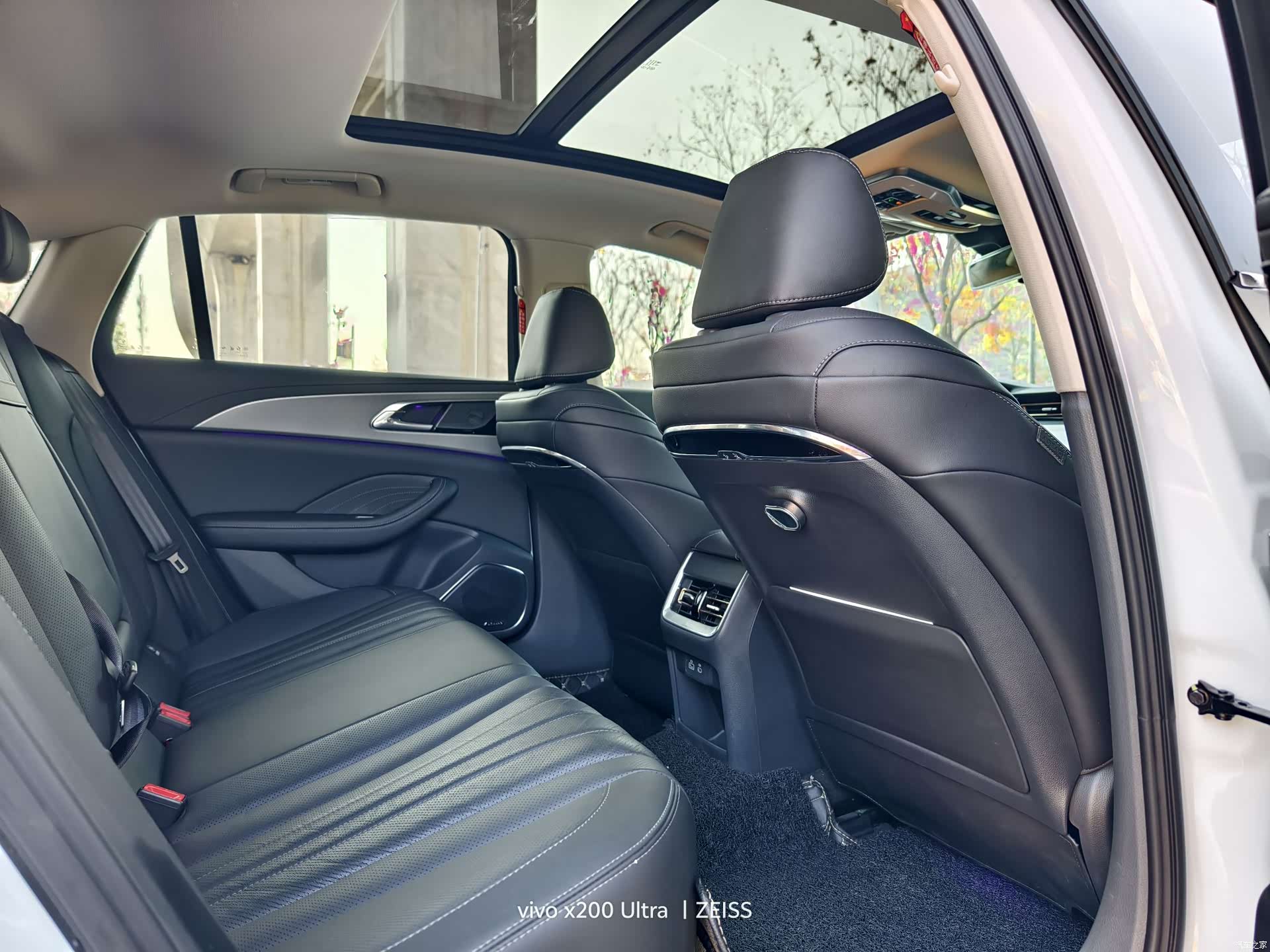 Hongqi H5, 2023 10