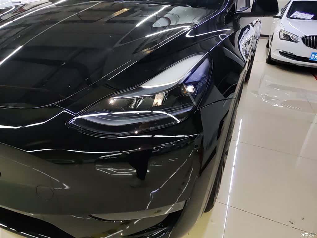 Tesla Model Y, 2022 24