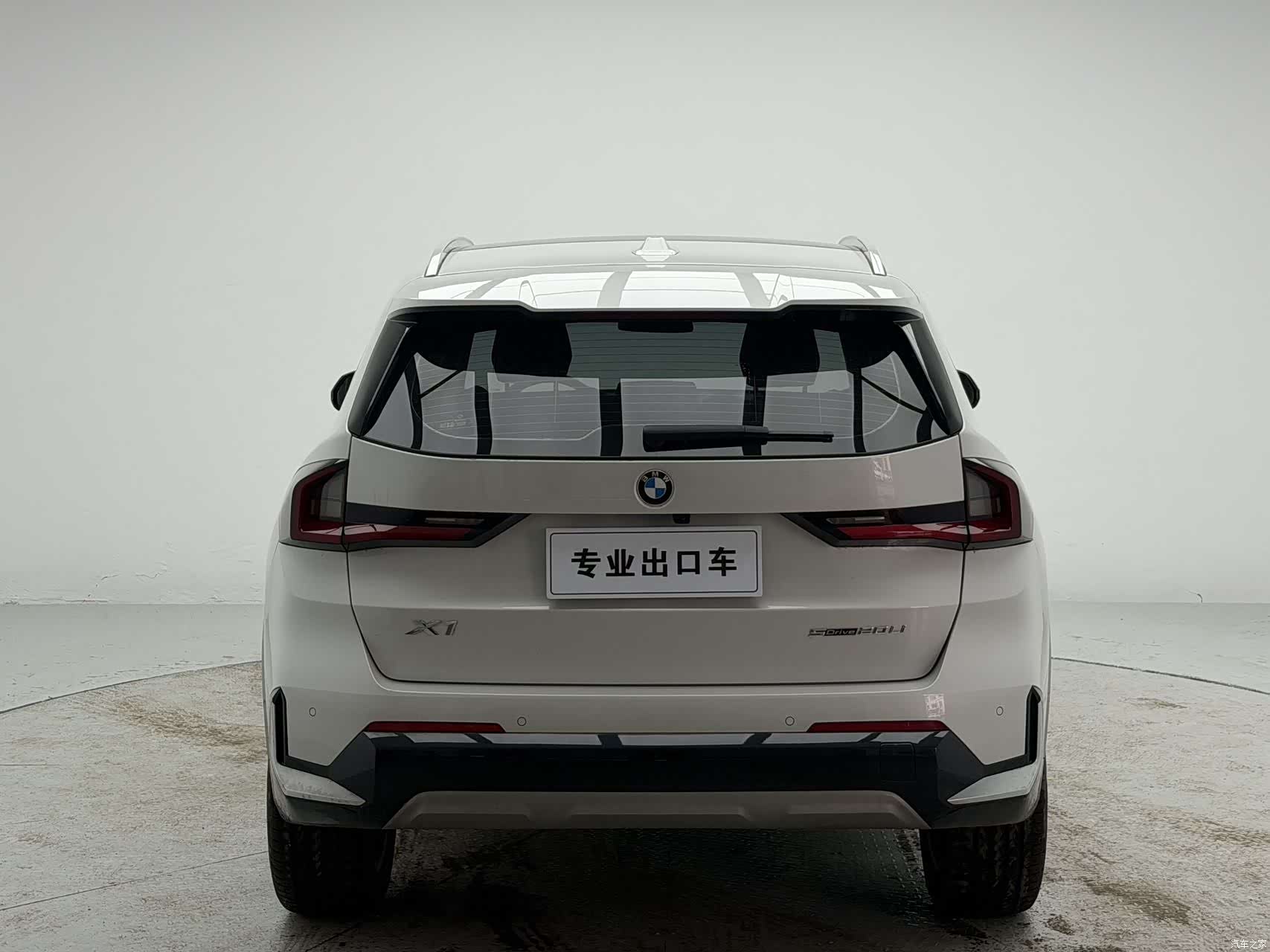 BMW X1, 2023 все фото