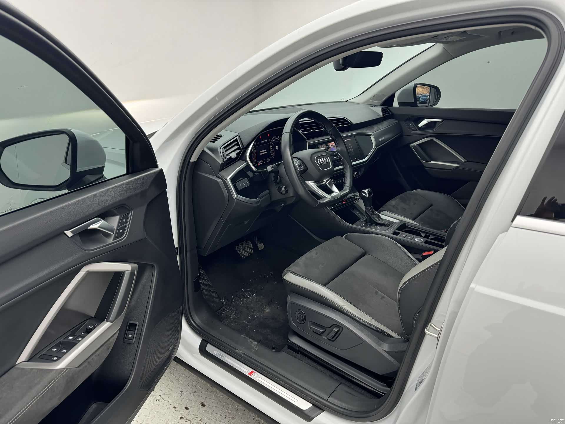 Audi Q3, 2023 20