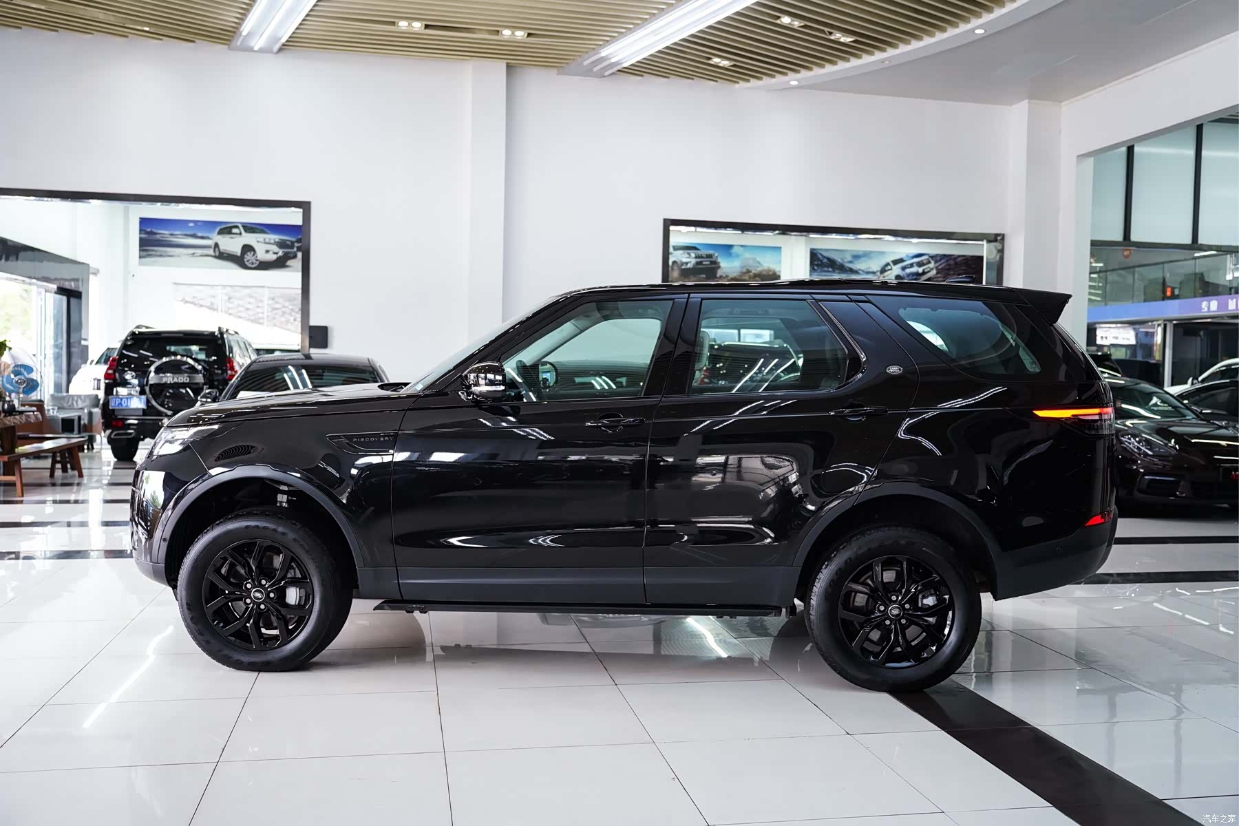 Land Rover Discovery, 2019 3