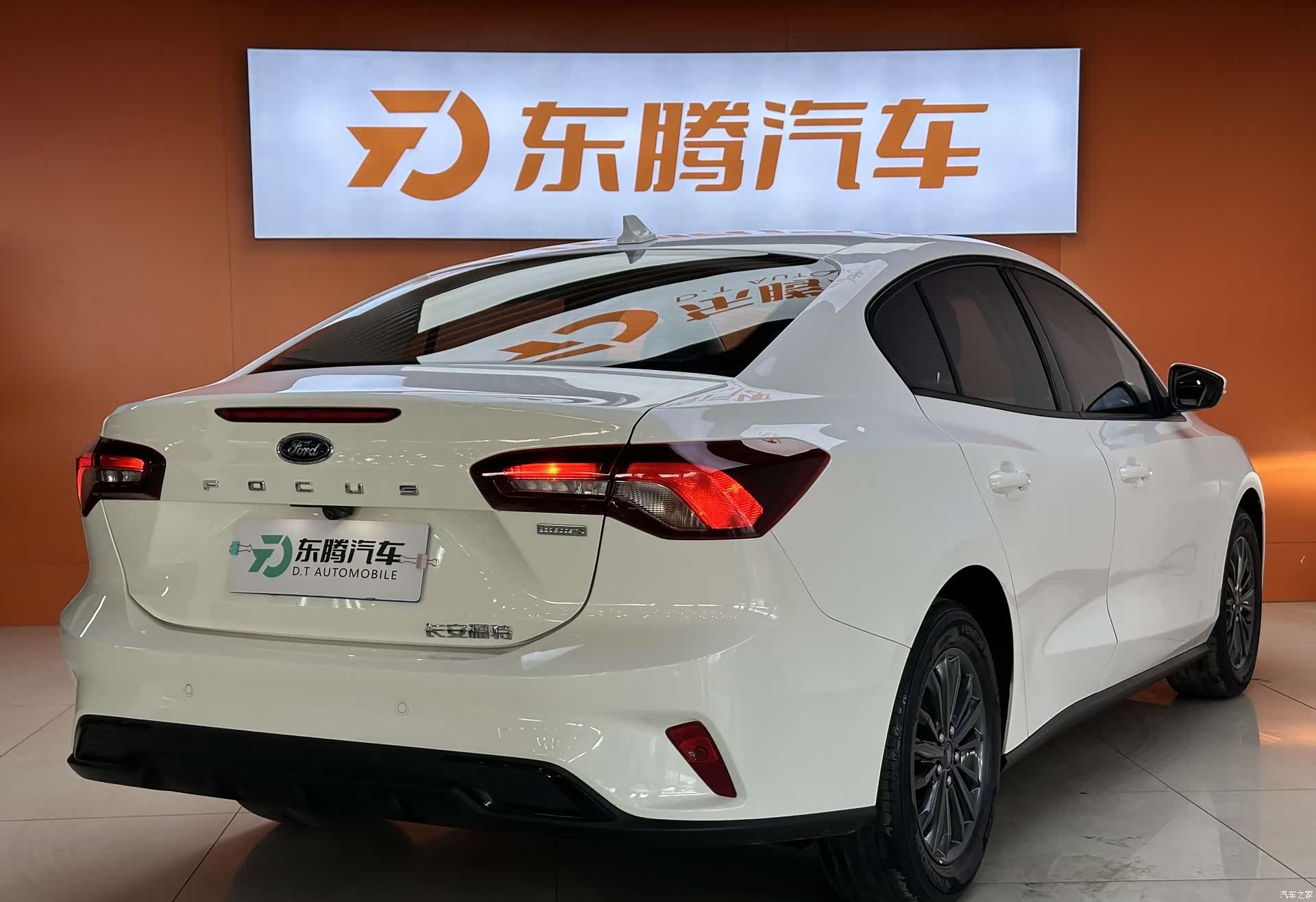 Ford Focus, 2023 все фото