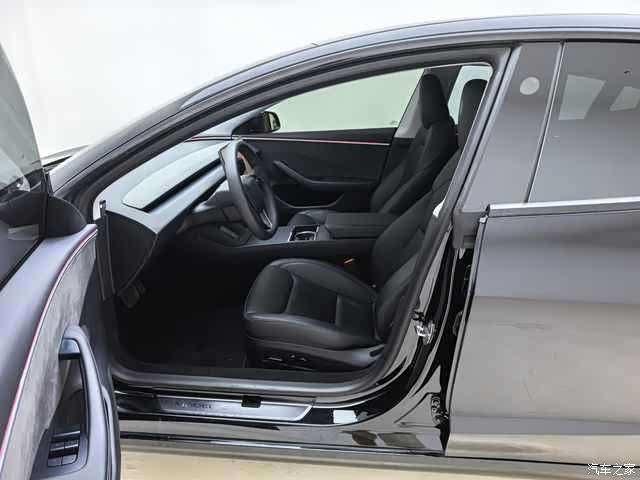 Tesla Model 3, 2024 4