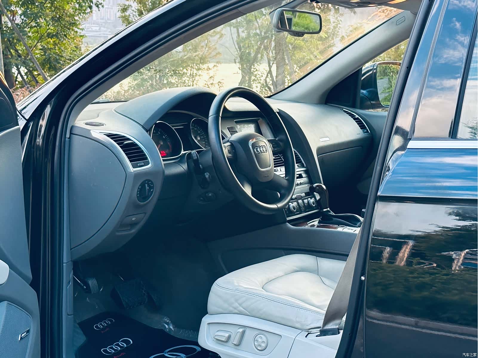 Audi Q7, 2008 9