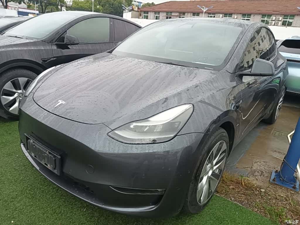 Tesla Model Y, 2021 1