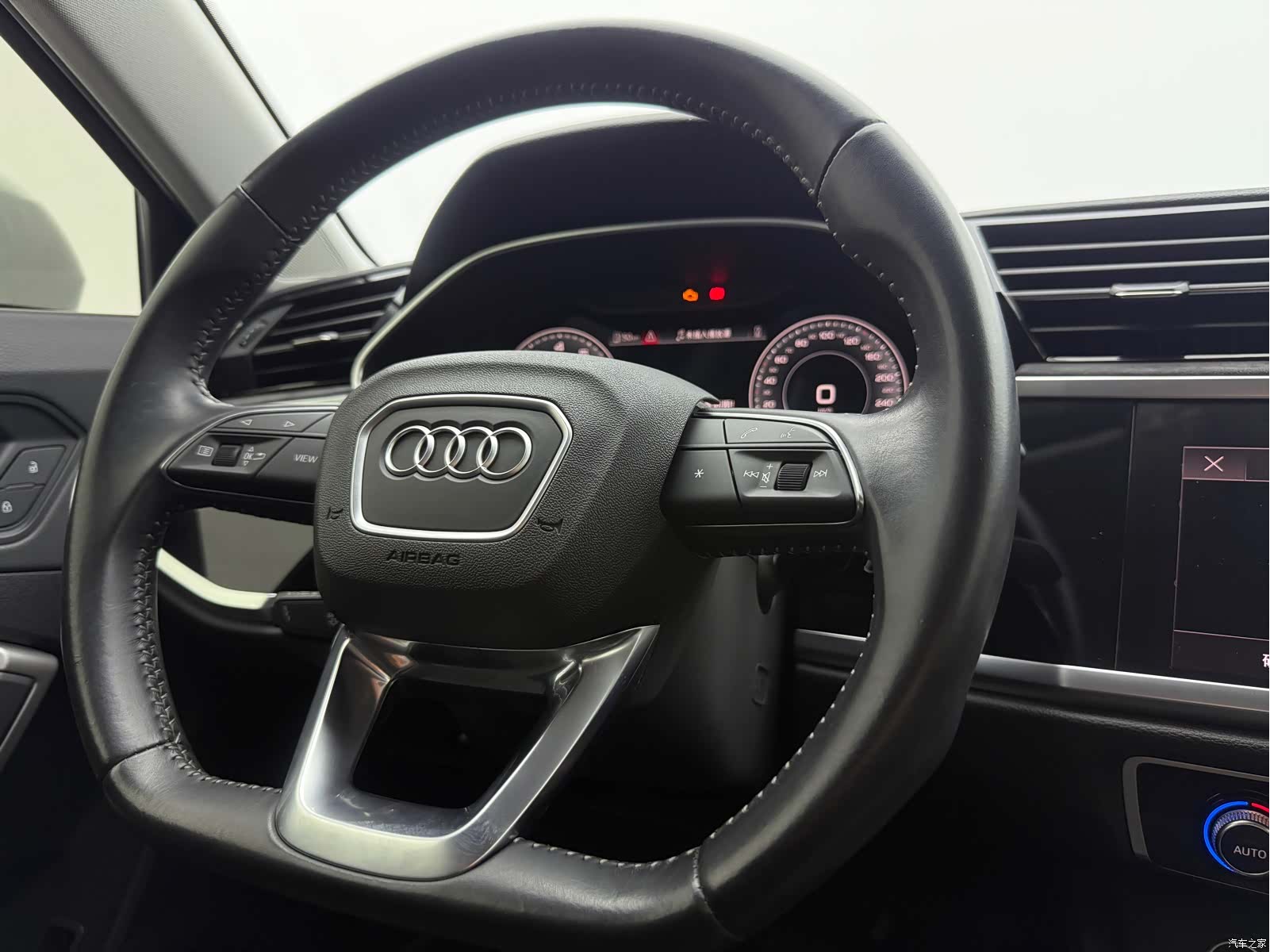 Audi Q3, 2021 12
