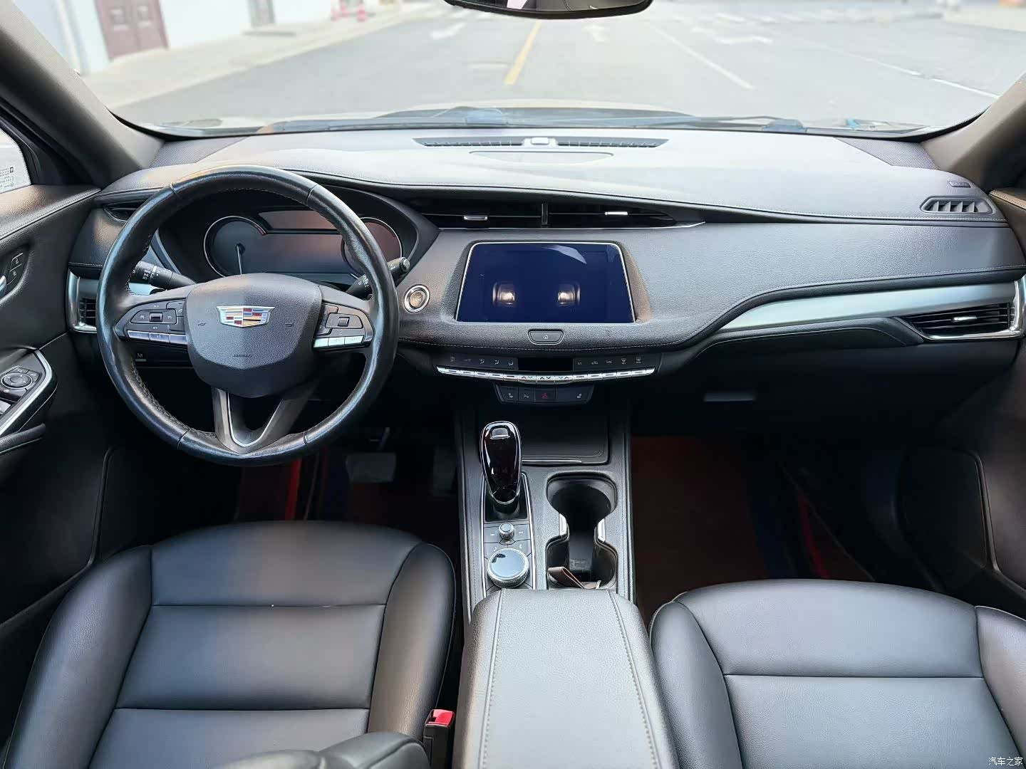 Cadillac XT4, 2021 все фото