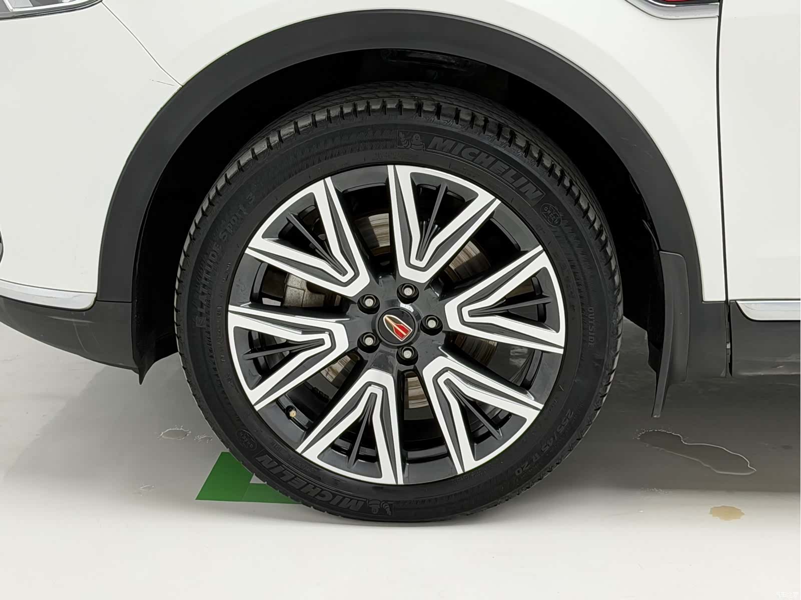 Hongqi HS5, 2022 8