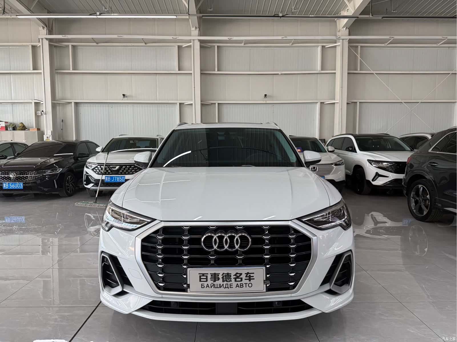 Audi Q3, 2023 2