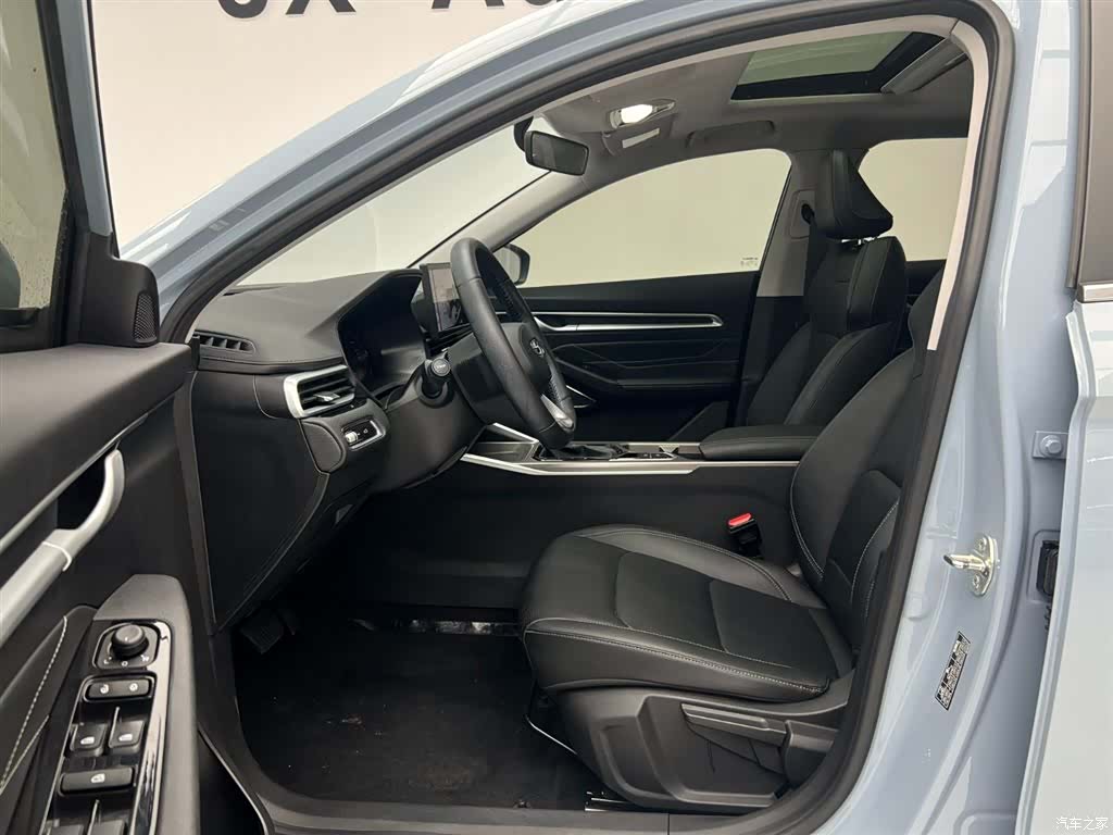 Geely Emgrand, 2023 18