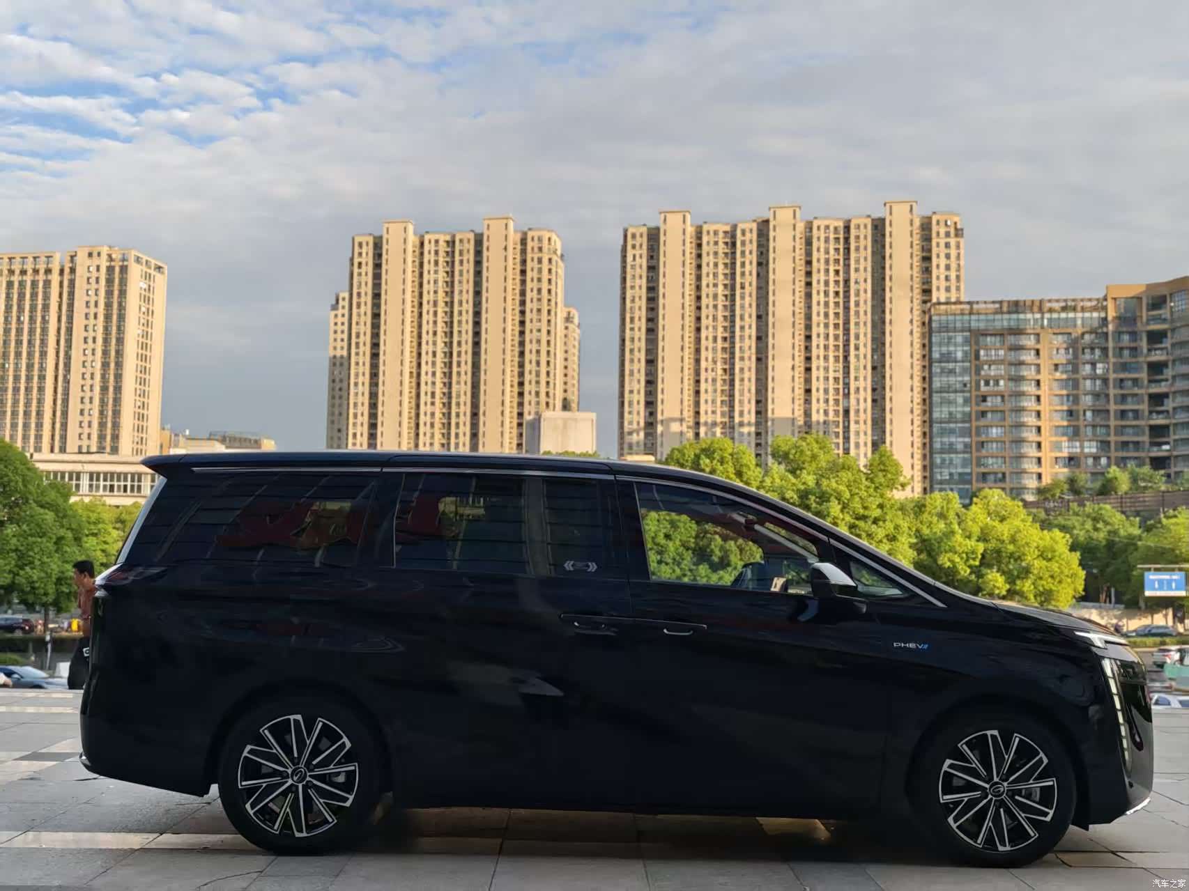Trumpchi E8, 2024 10