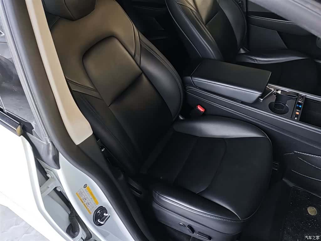 Tesla Model Y, 2021 25