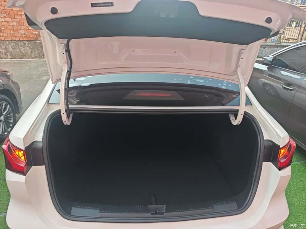 Roewe i5, 2023 19