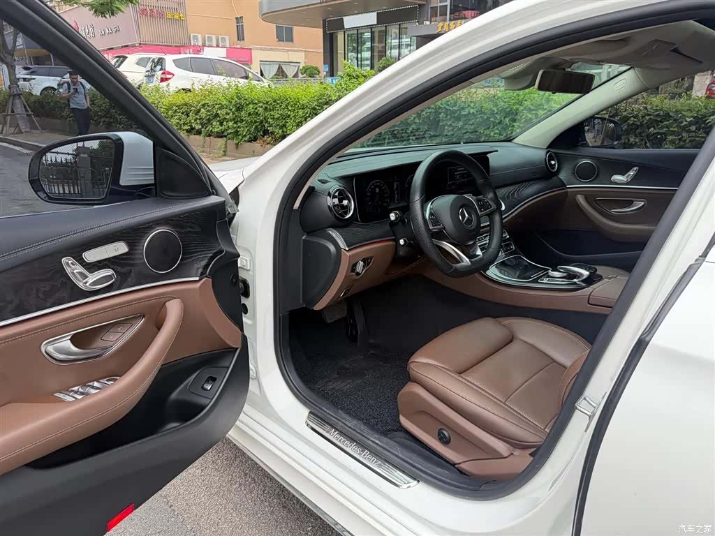 Mercedes-Benz E-Class, 2016 4