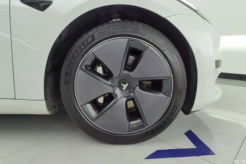 Tesla Model 3, 2023 6