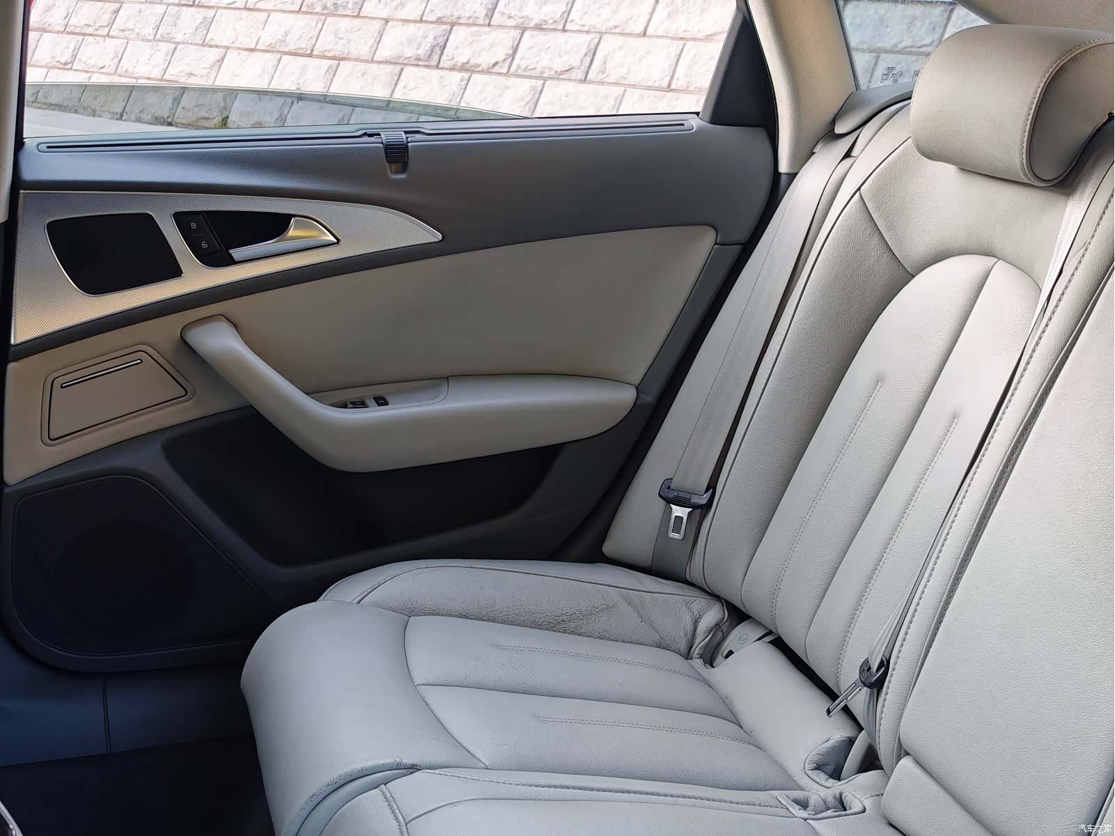 Audi A6L, 2014 13