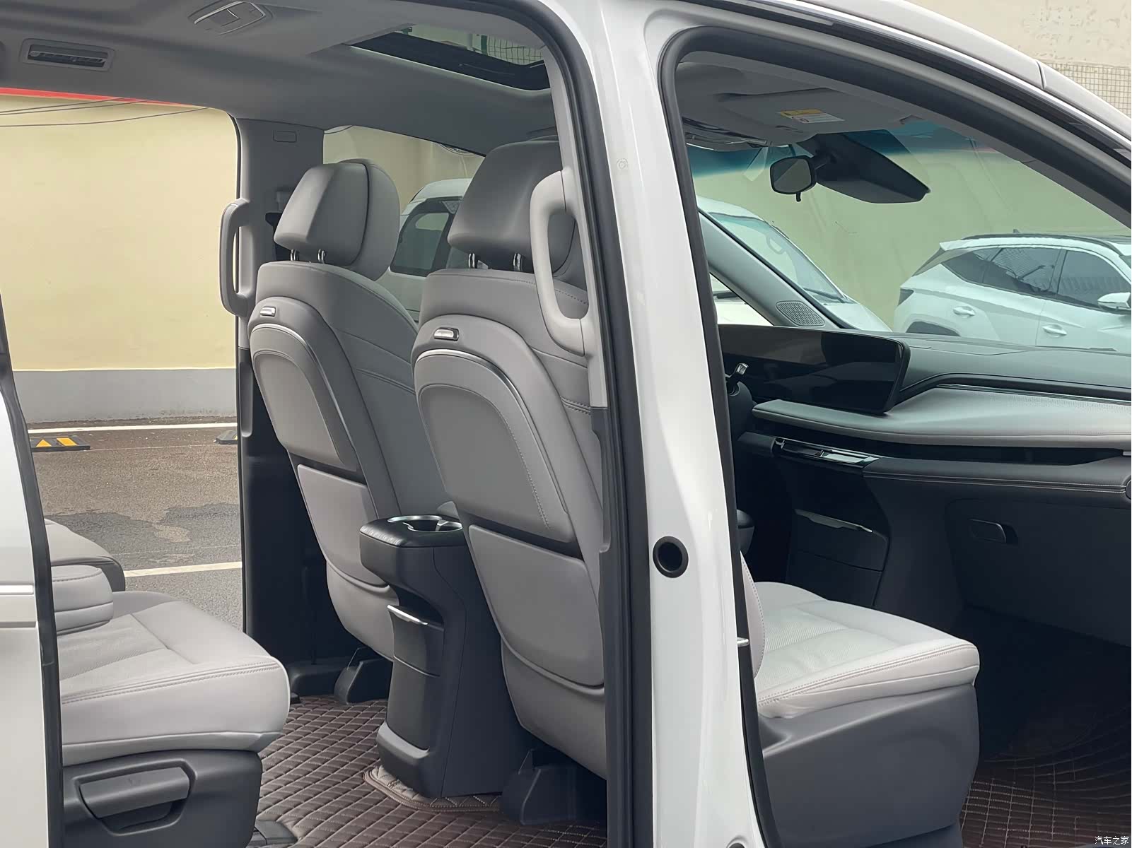 Buick GL8, 2025 11
