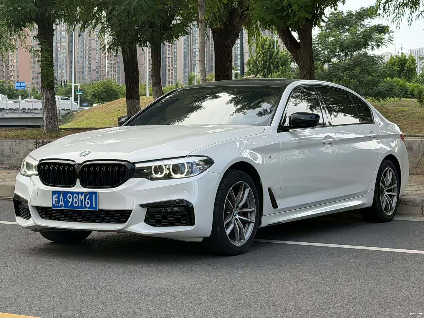 BMW 5 Series, 2019 1