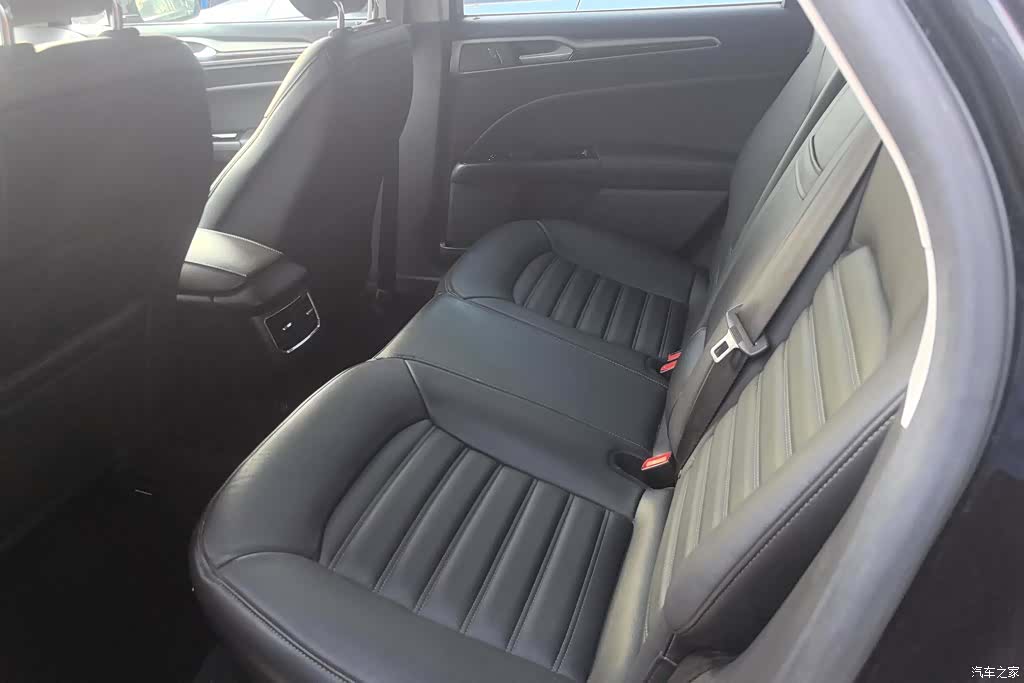 Ford Mondeo, 2015 11