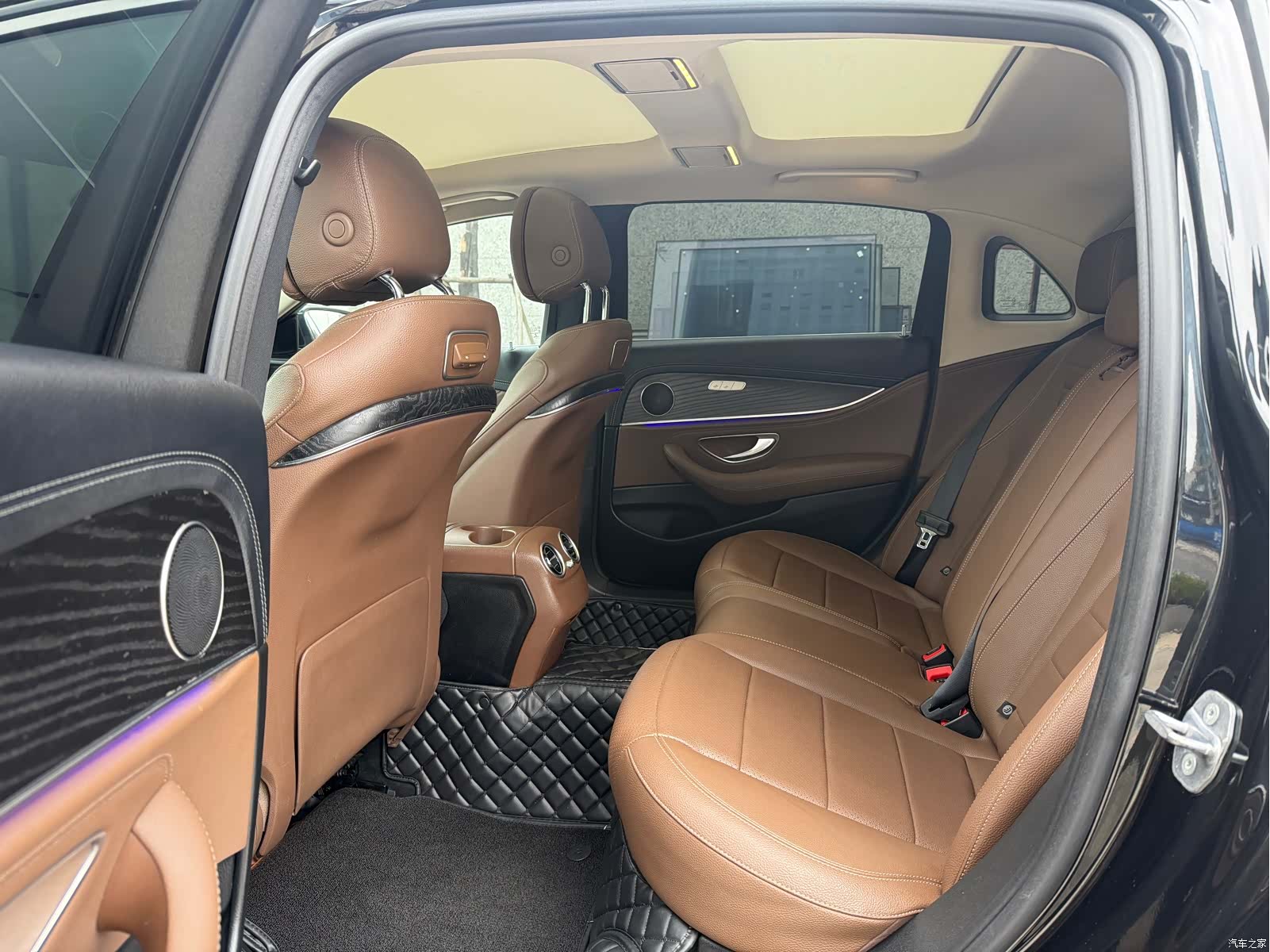 Mercedes-Benz E-Class, 2019 6
